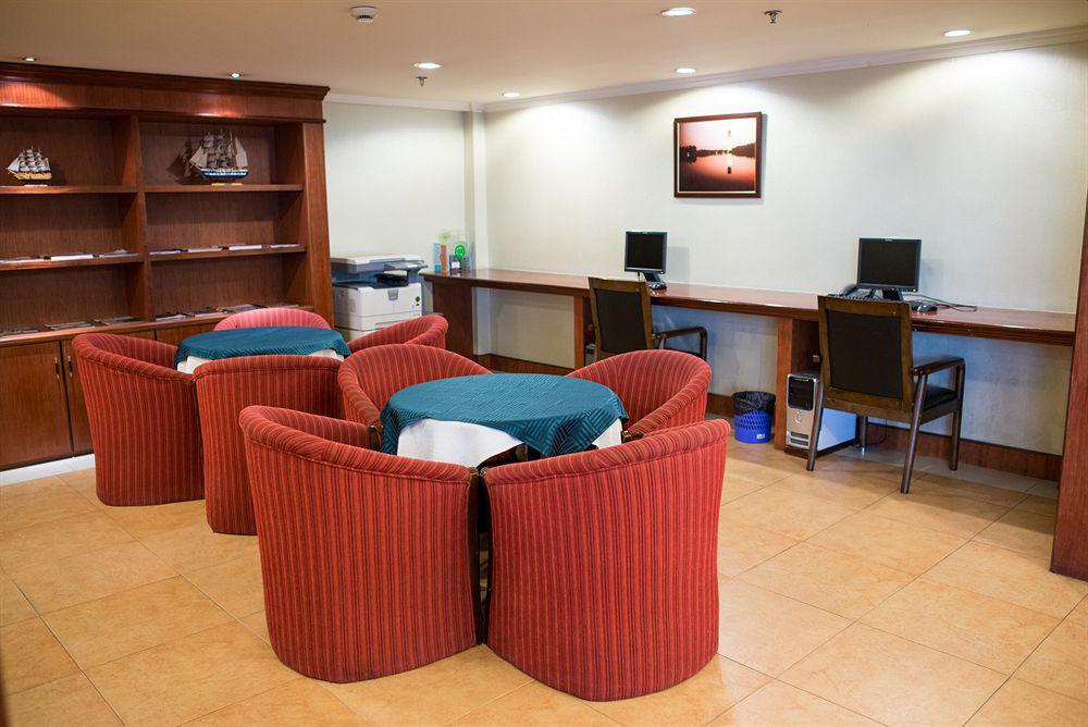 Junius Boutique Hotel 3*